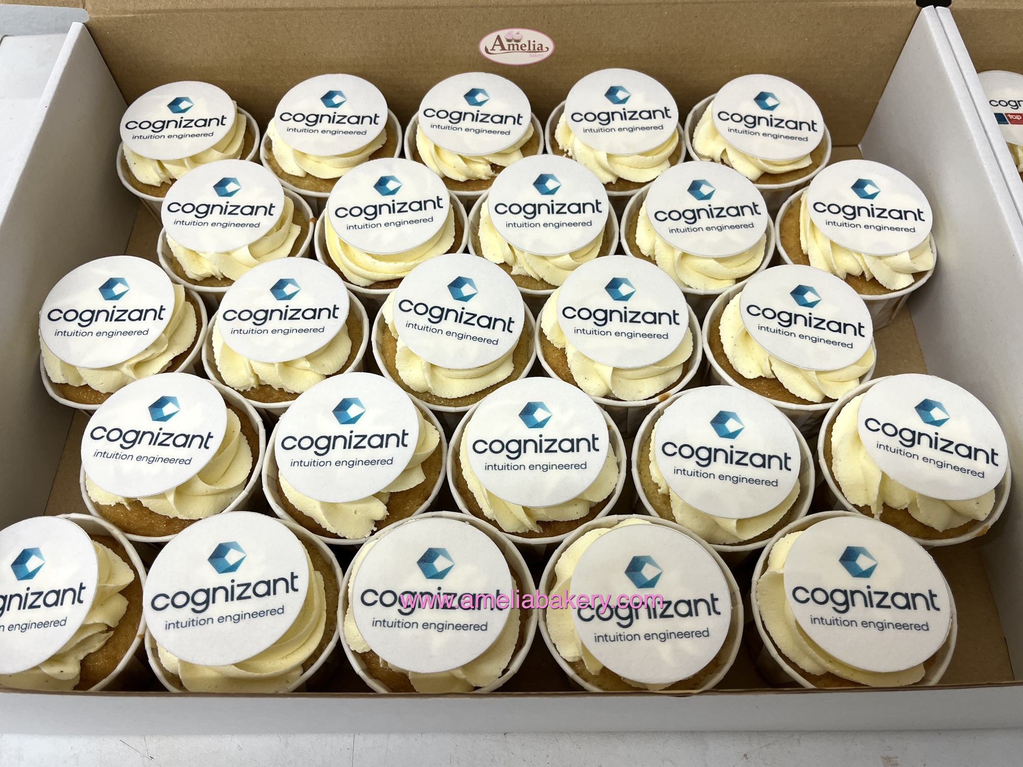 Cupcakes-corporativos-cognizant-oblea