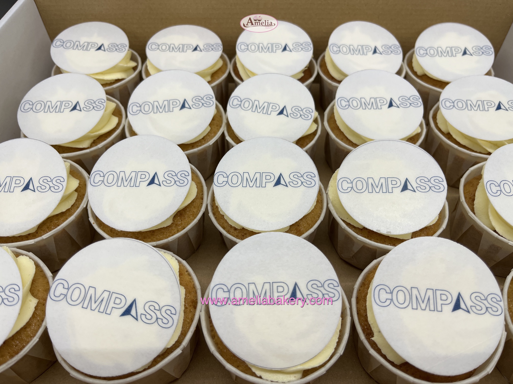 Cupcakes-corporativos-compass-2