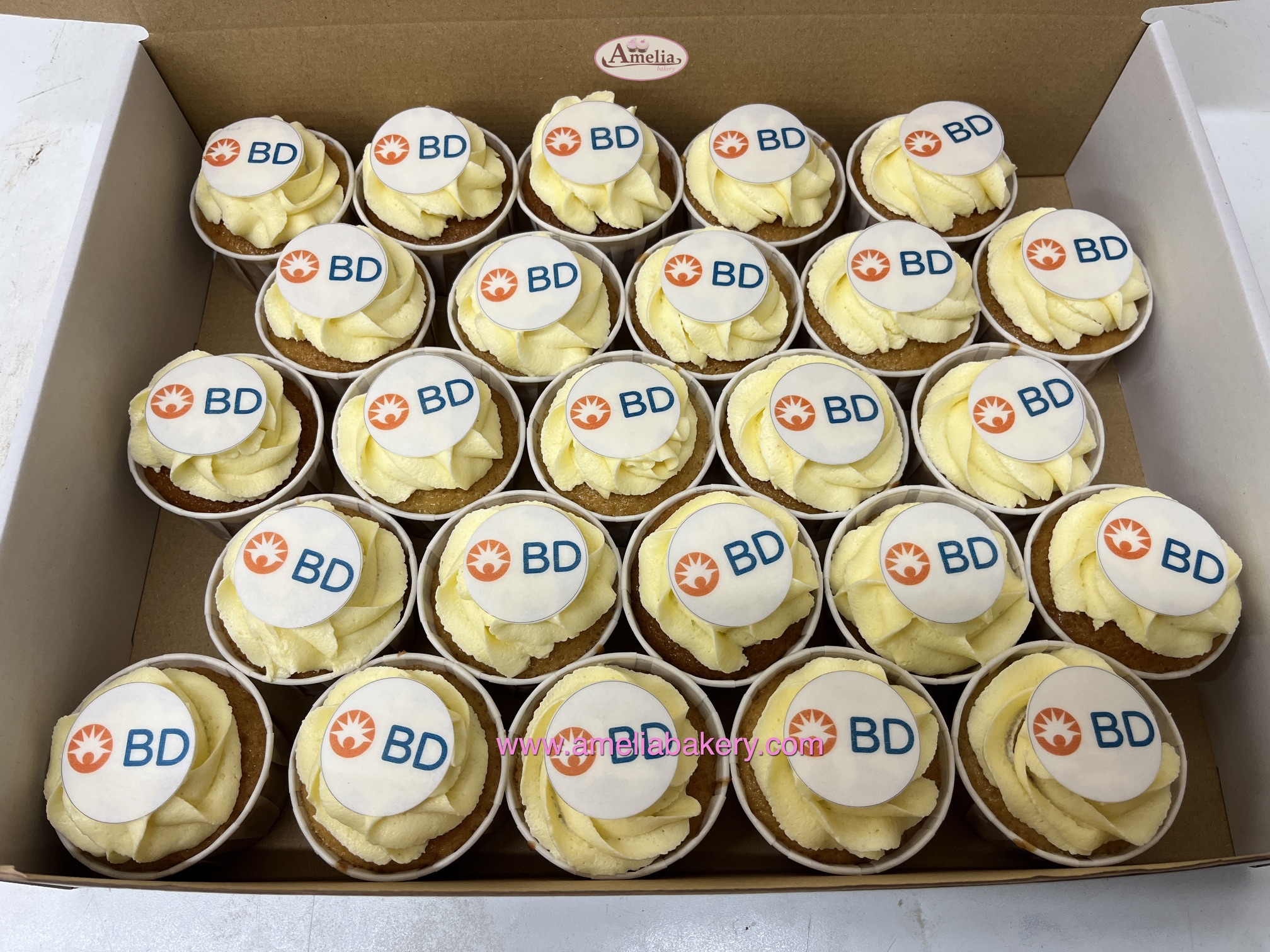 Cupcakes-corporativos-con-oblea-BD
