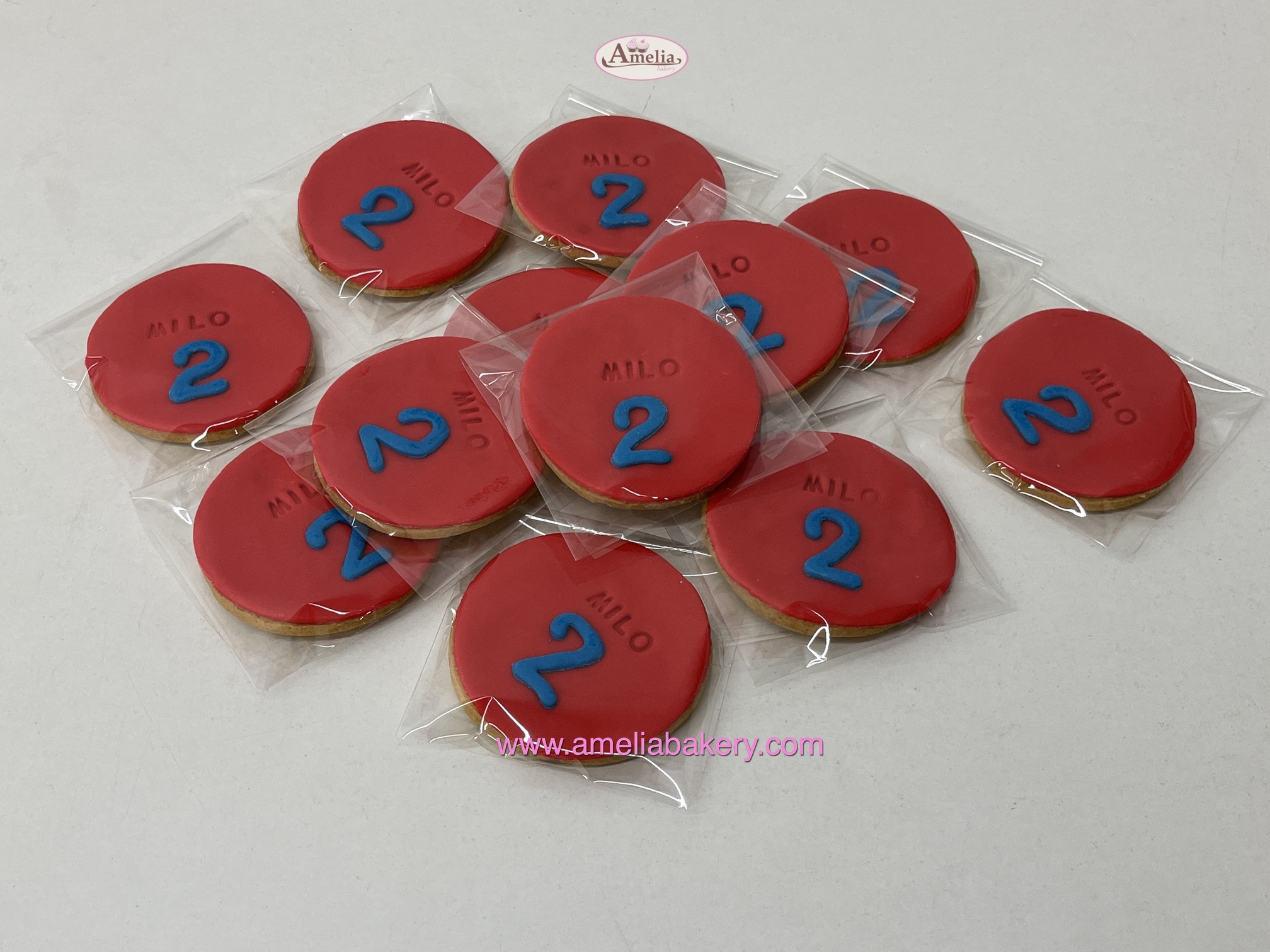 Galletas-fondant-rojo-redondo-nombre-y-edad