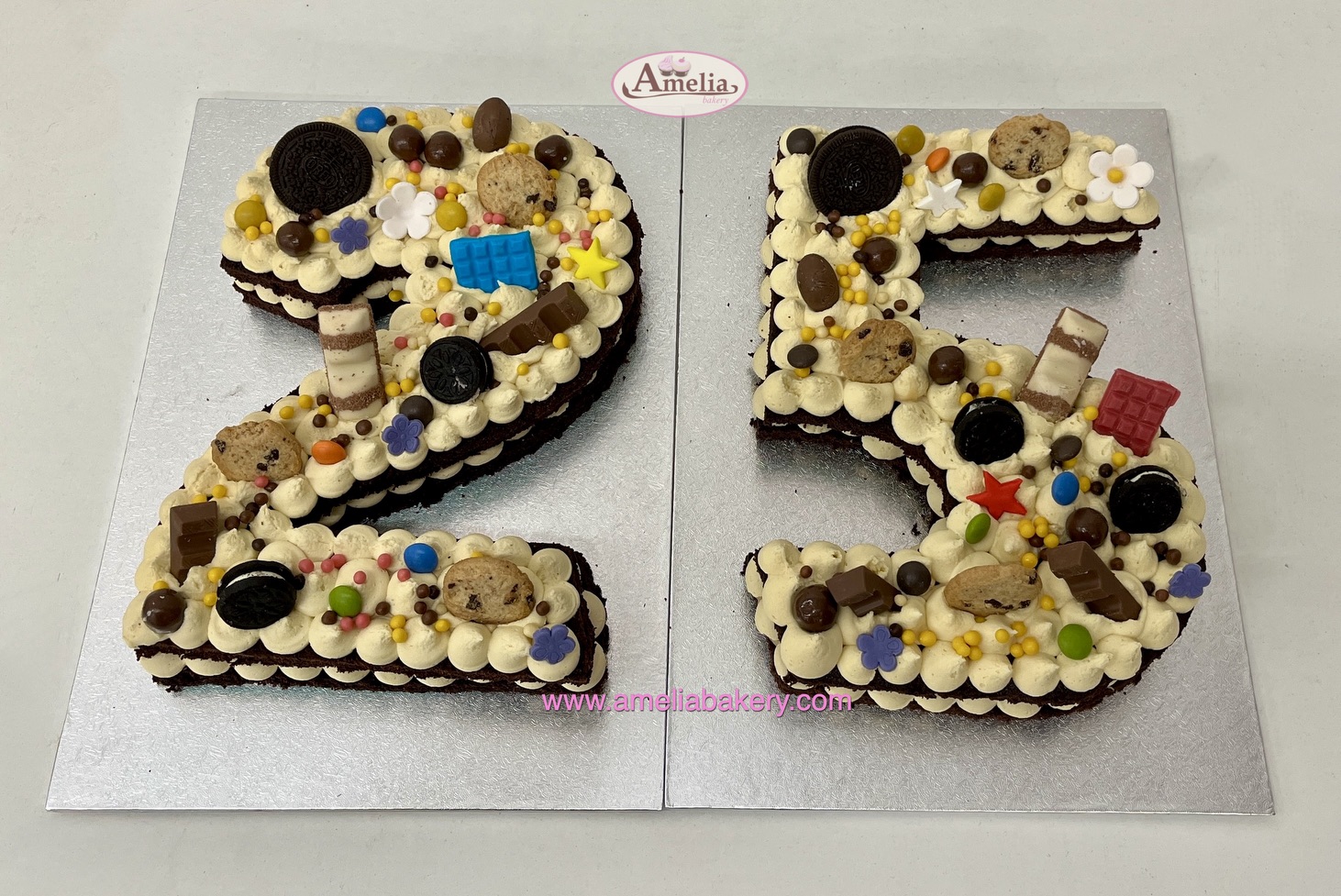 Pastel-numero 25 chocolates-kinder