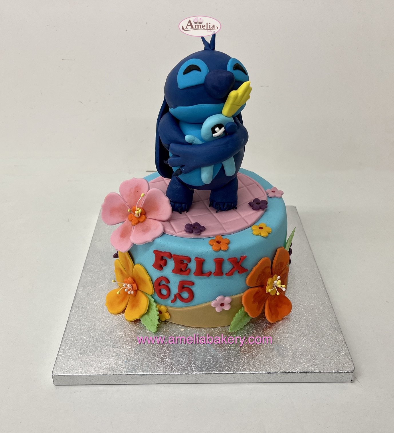 Tarta-Lilo-stitch-3d-fondant-flores