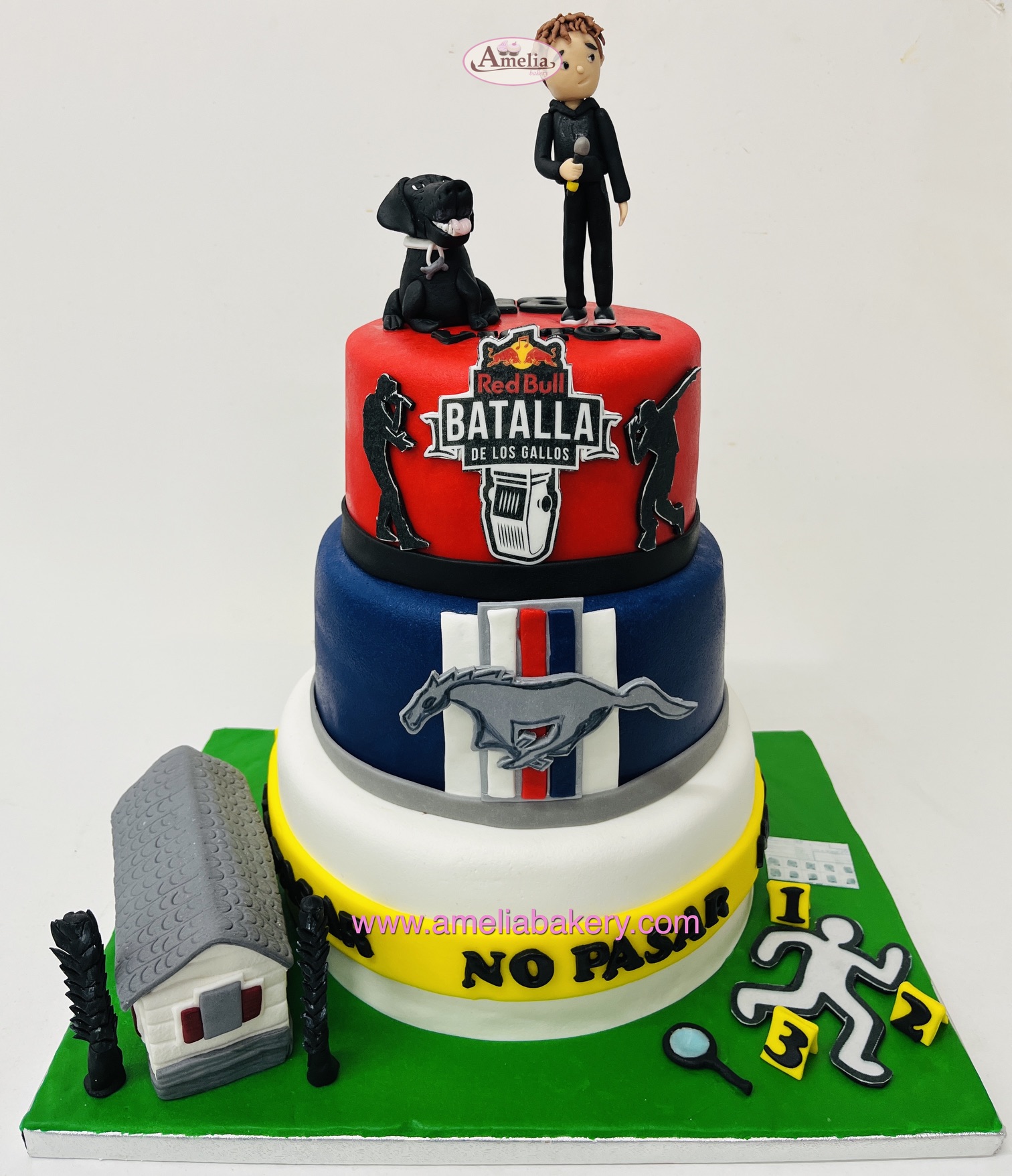 Tarta-fondant-3-pisos-red-bull-mustang-casa-3d-figura-perro
