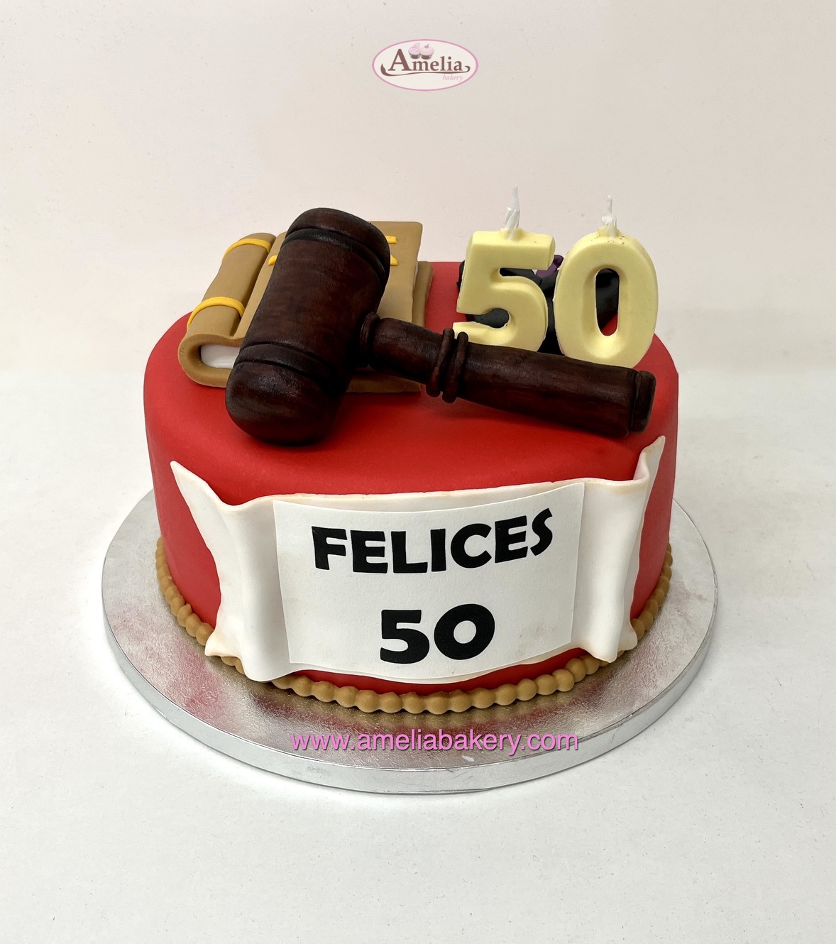 Tarta-fondant-abogado-justicia-martillo-3d