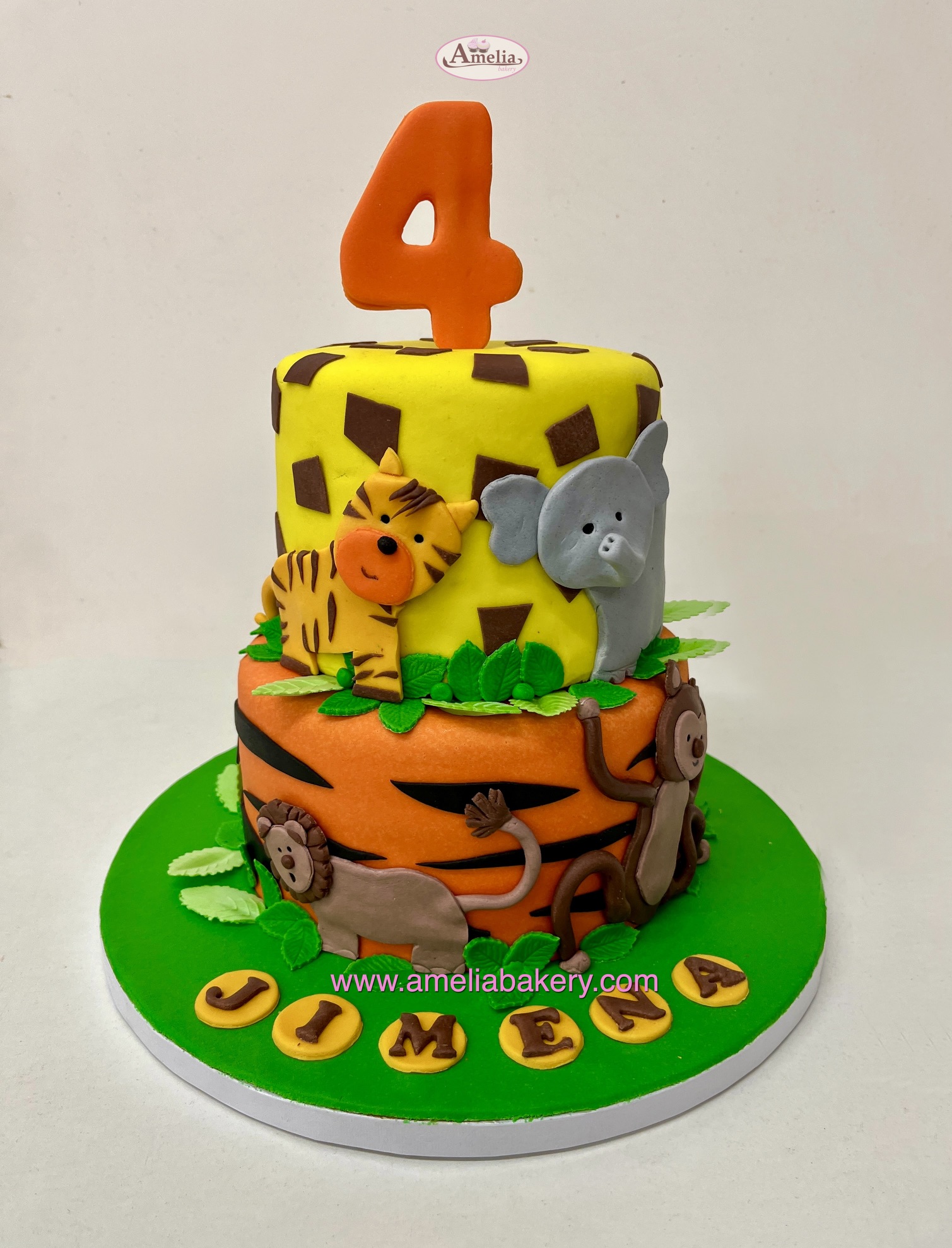 Tarta-fondant-animales-selva-infantil-2 colores