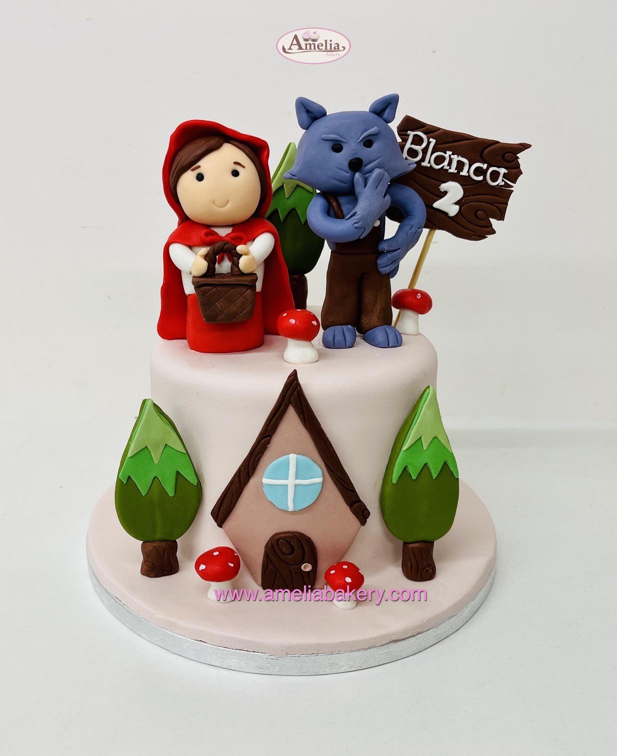 Tarta-fondant-caperucita-roja-lobo-3d