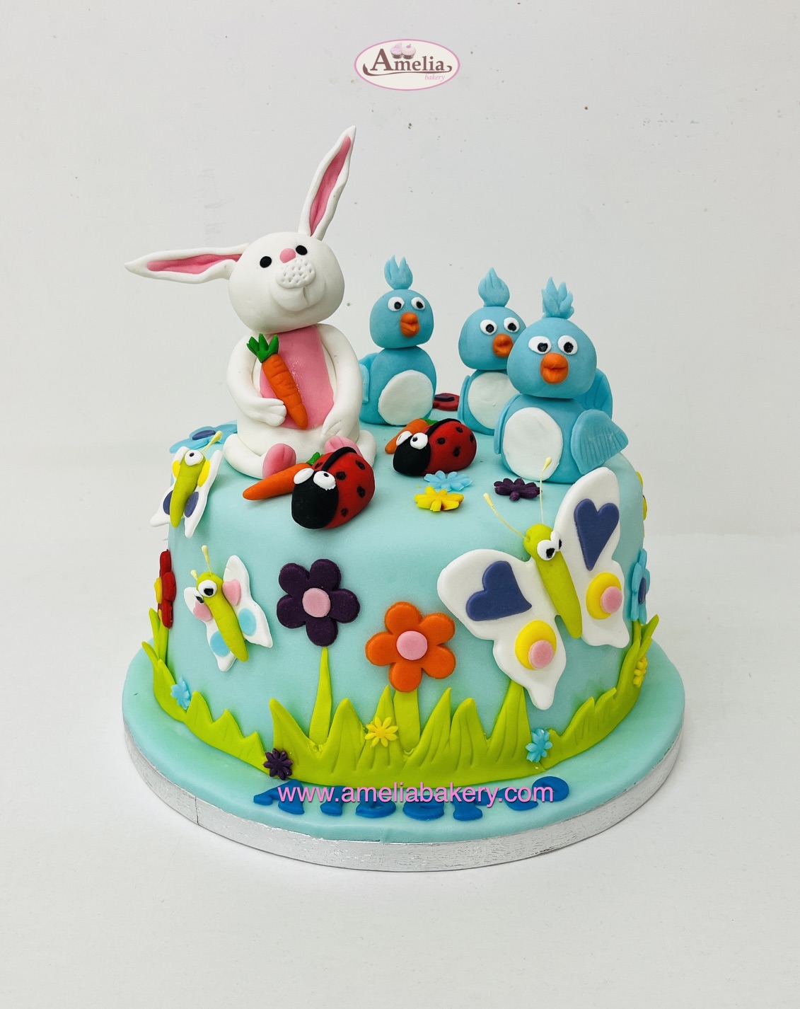 Tarta-fondant-conejo-pajaros-3d