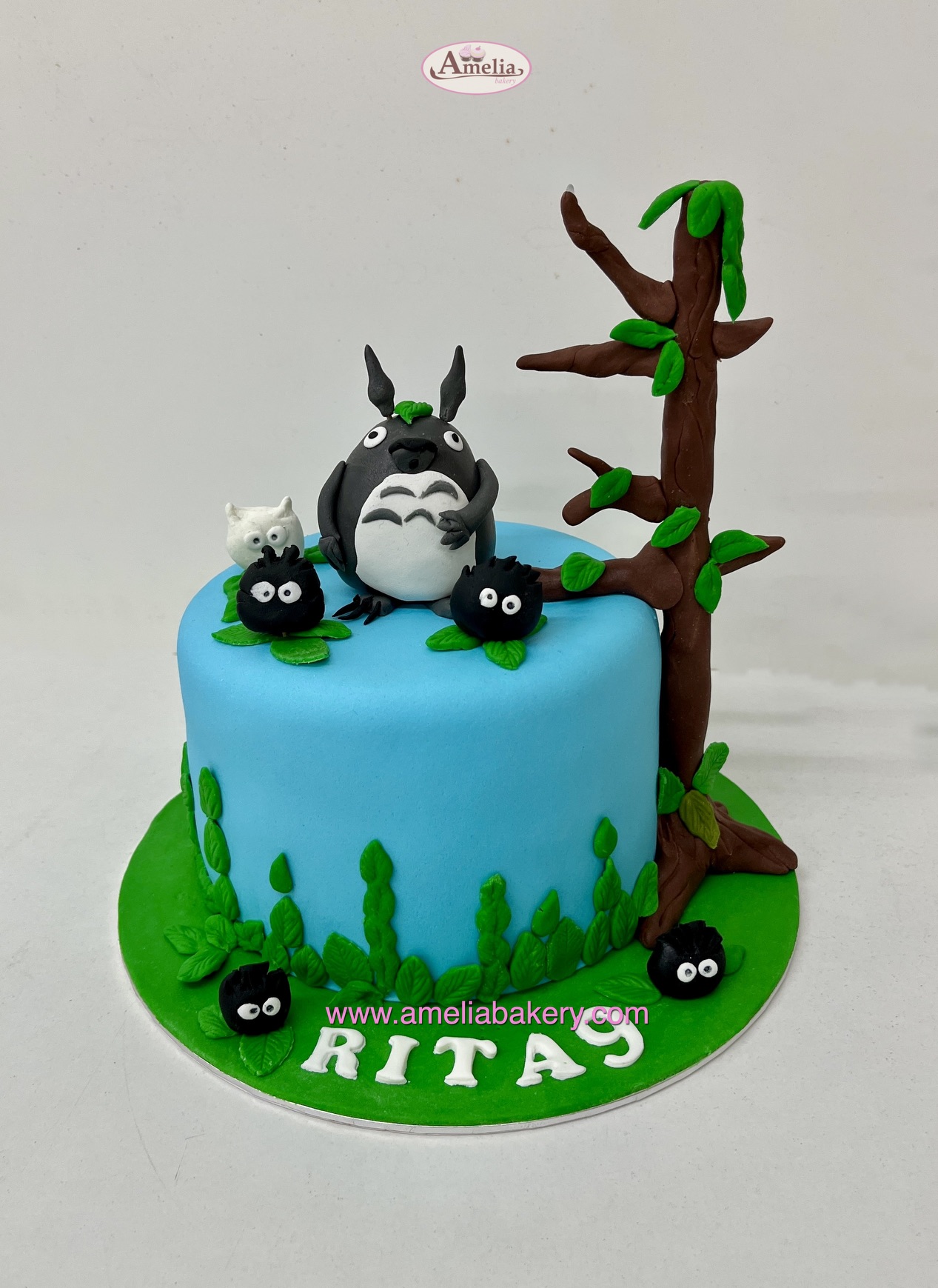 Tarta-fondant-totoro 3d