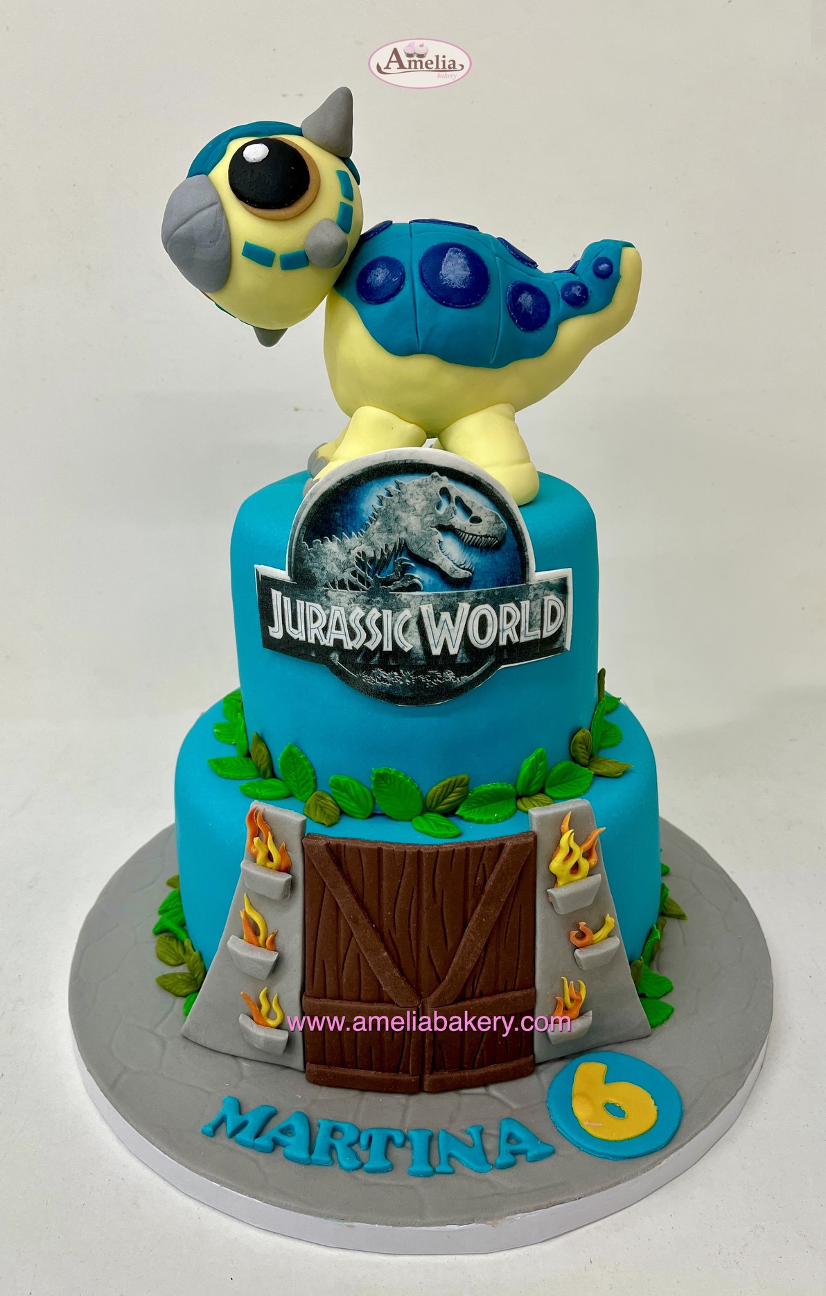 Tarta-fondant-jurassic-world-dinosaurio-3d